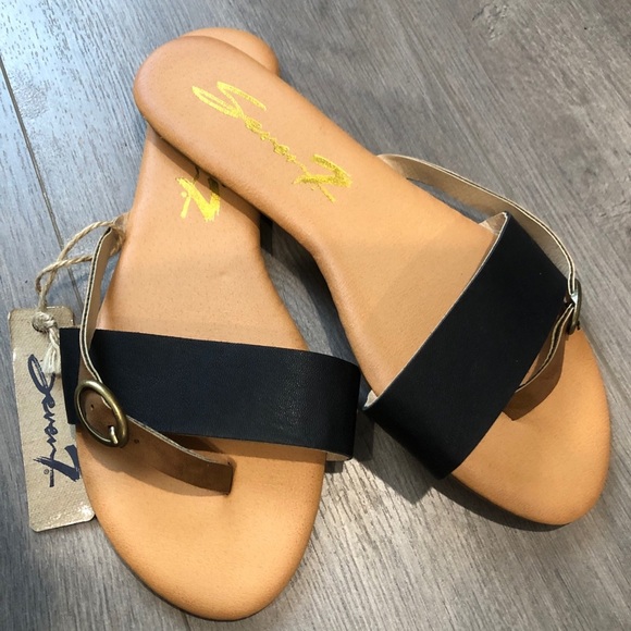 Seven7 Koopie Sandals - Picture 4 of 5